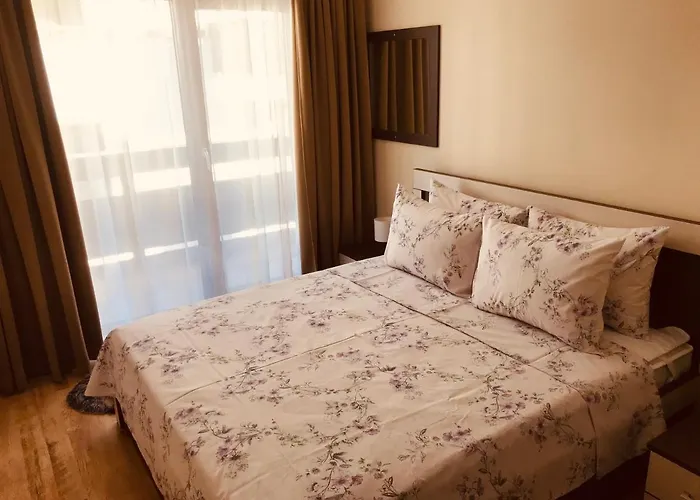 Marina - One Bedroom Апартамент Банско